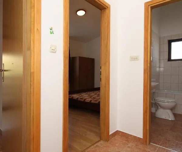 By The Sea Pag - 6404 Appartement